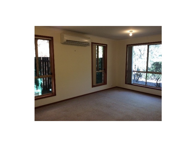 52 Britten-Jones Drive, Holt ACT 2615