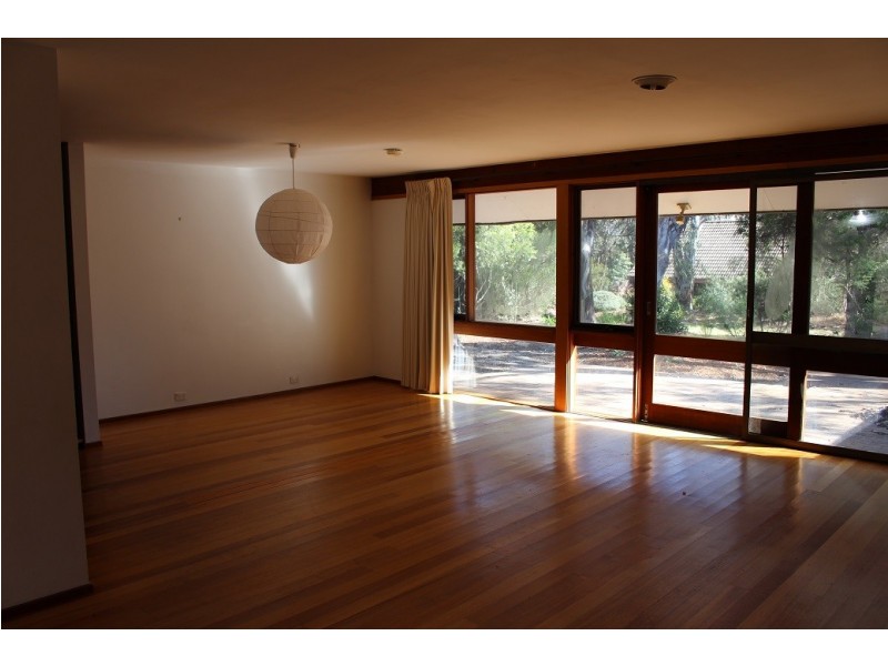 77 Wybalena Grove, Cook ACT 2614