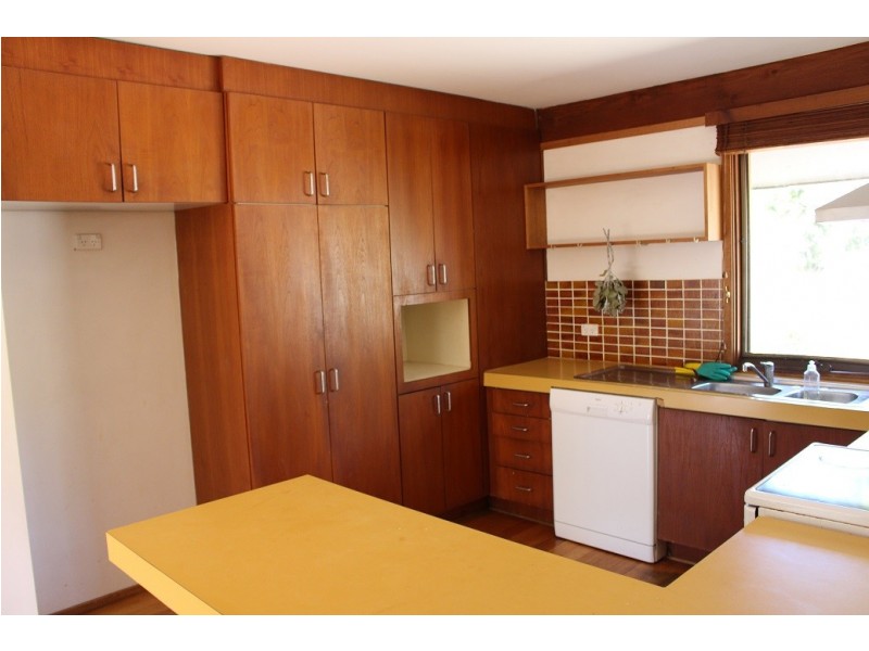 77 Wybalena Grove, Cook ACT 2614