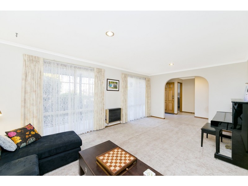 40 Summerville Crescent, Florey ACT 2615