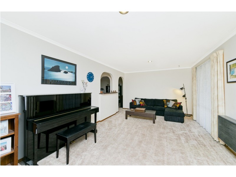 40 Summerville Crescent, Florey ACT 2615