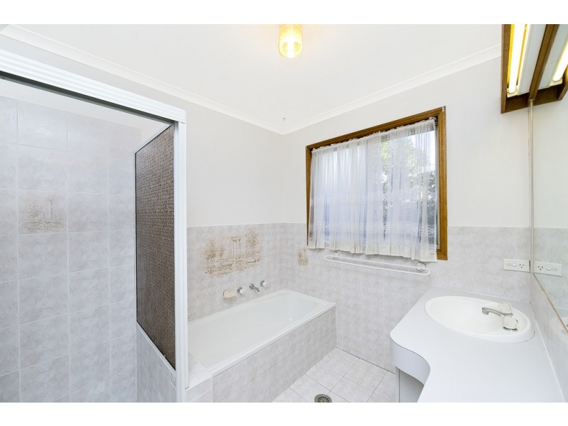 40 Summerville Crescent, Florey ACT 2615