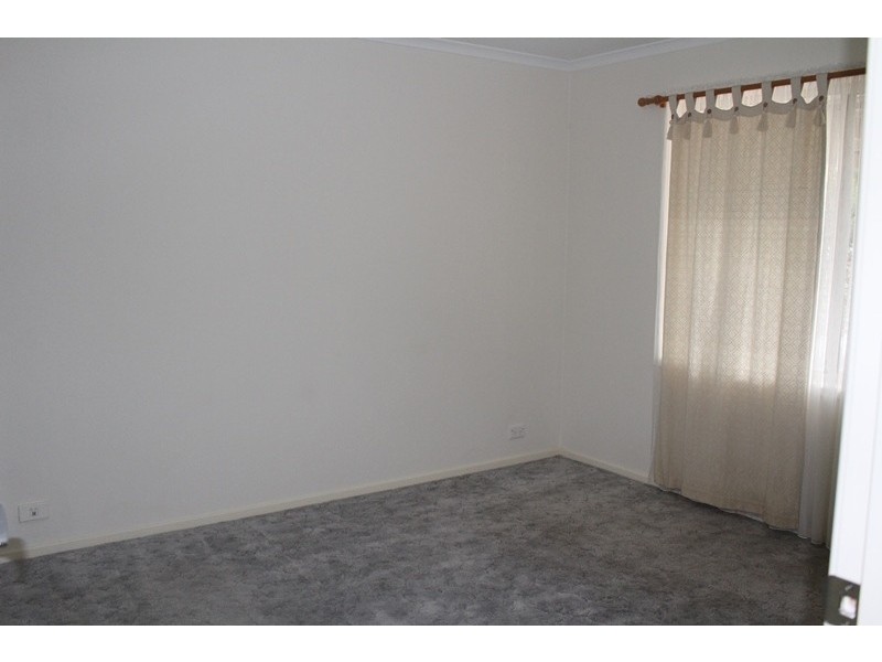 10 Cecil Place, Dunlop ACT 2615