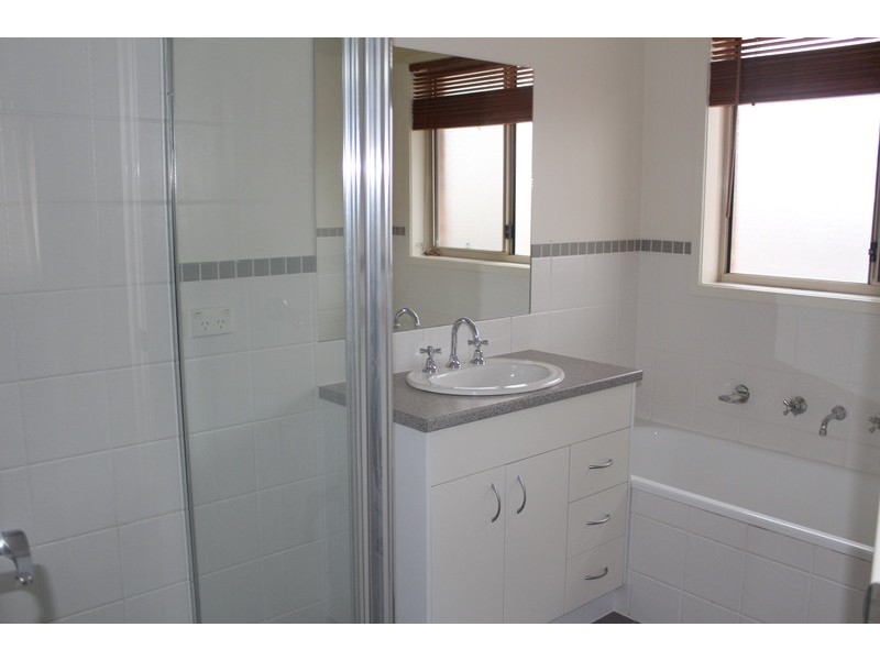 10 Cecil Place, Dunlop ACT 2615