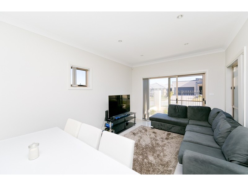 8 Macandie Street, Casey ACT 2913