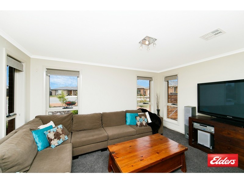 8 Boelke Place, Macgregor ACT 2615