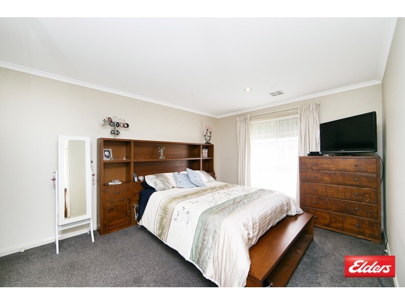 8 Boelke Place, Macgregor ACT 2615