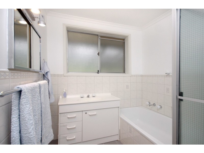 25 Berne Crescent, Macgregor ACT 2615