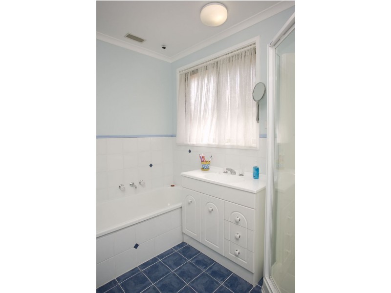 102 Ashkanasy Crescent, Evatt ACT 2617