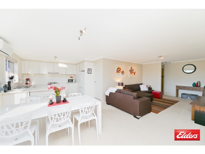 2/24 Hugh McKay Crescent, Dunlop ACT 2615