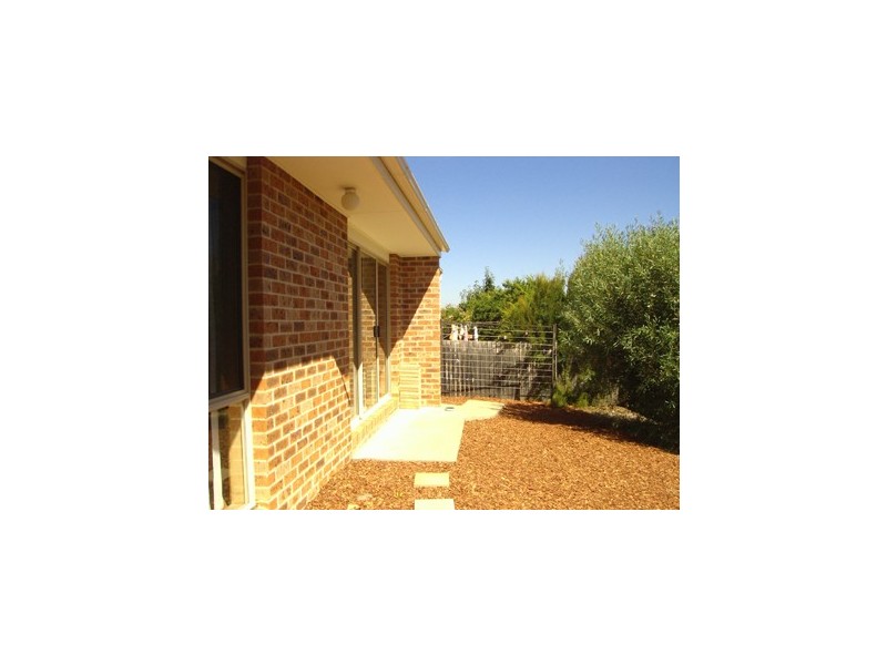 2/5 Figg Place, Palmerston ACT 2913