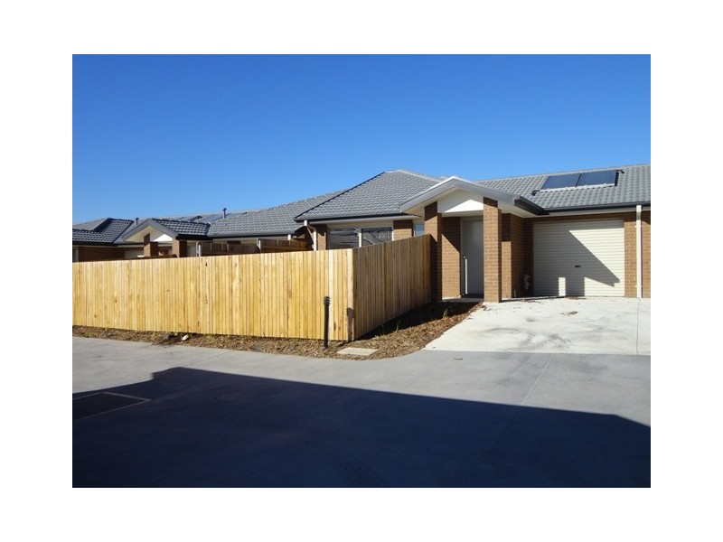 4/139 Macfarlane Burnett Avenue, Macgregor ACT 2615