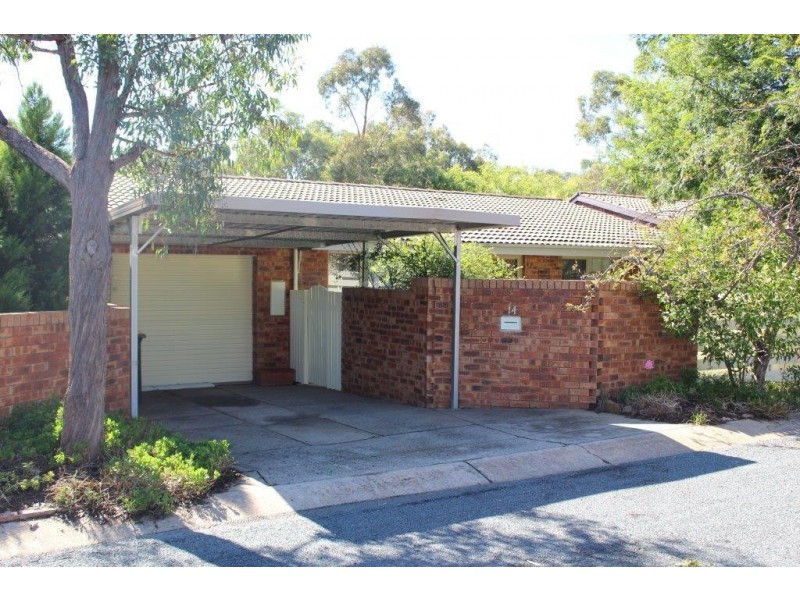 14 Kumm Place, Cook ACT 2614