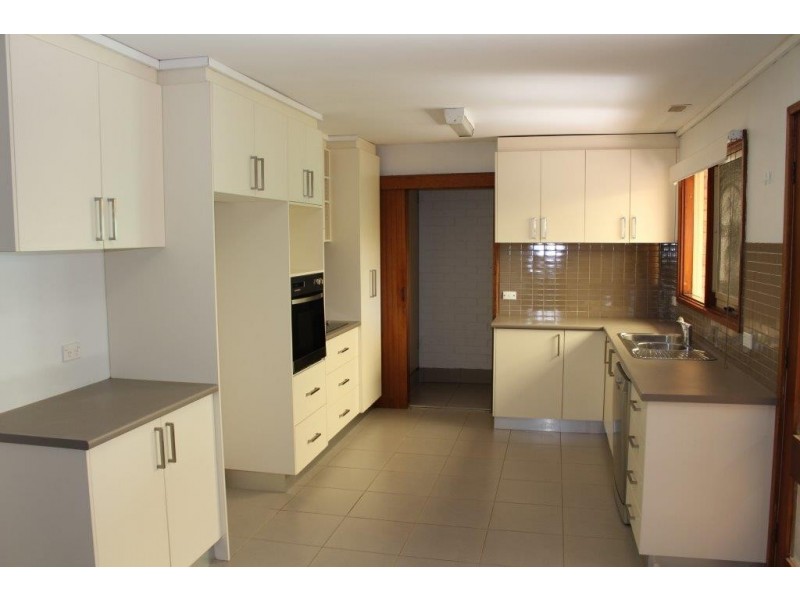 14 Kumm Place, Cook ACT 2614