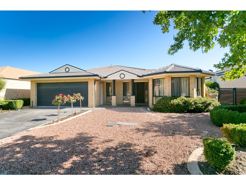 11 McHenry Street, Amaroo ACT 2914