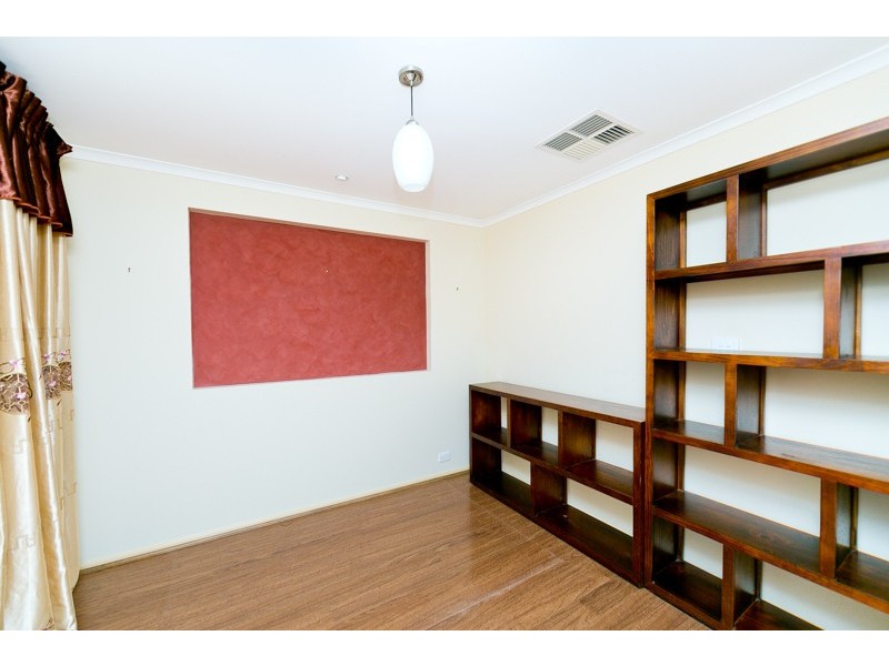 11 McHenry Street, Amaroo ACT 2914
