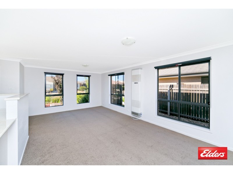 19 Rag Holmes Street, Macgregor ACT 2615