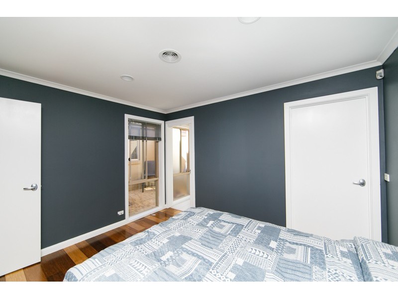 37 Britten Jones Drive, Holt ACT 2615