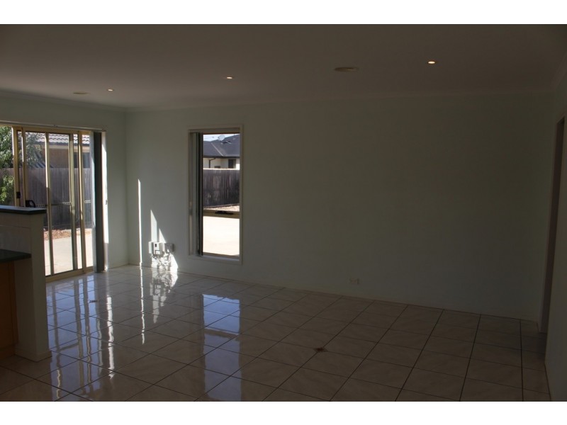 6 Mary Gillespie Avenue, Gungahlin ACT 2912