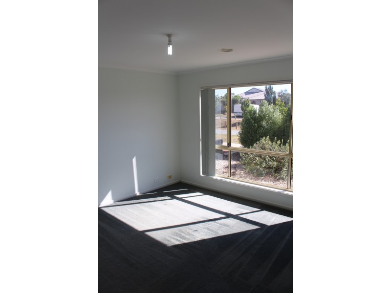 6 Mary Gillespie Avenue, Gungahlin ACT 2912