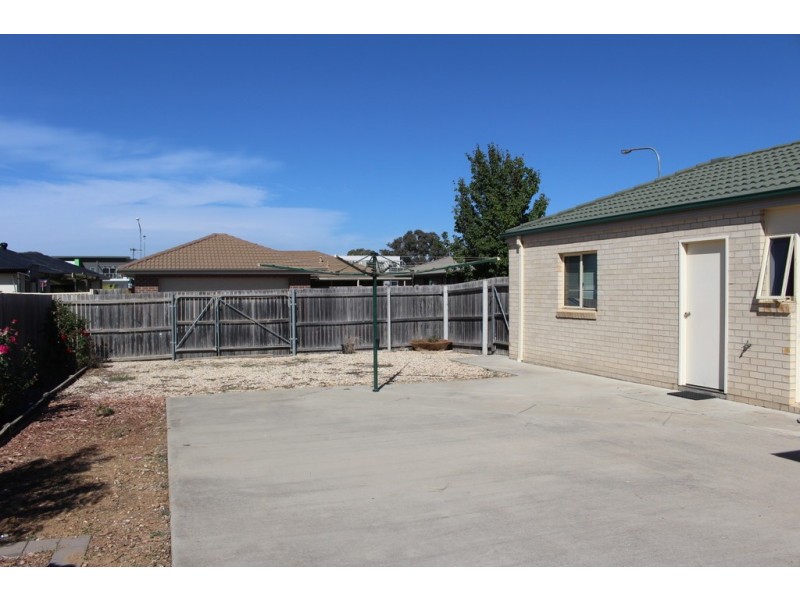 6 Mary Gillespie Avenue, Gungahlin ACT 2912