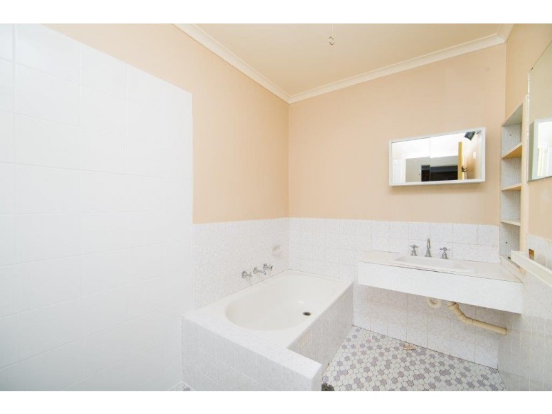 8C/4 BEETALOO STREET, Hawker ACT 2614