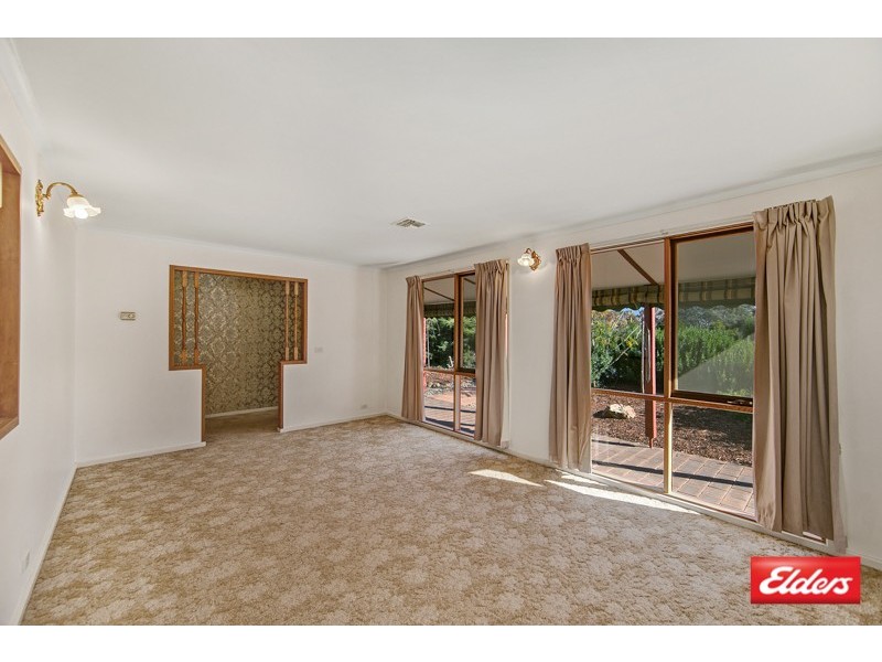 8 Downing Place, Cook ACT 2614