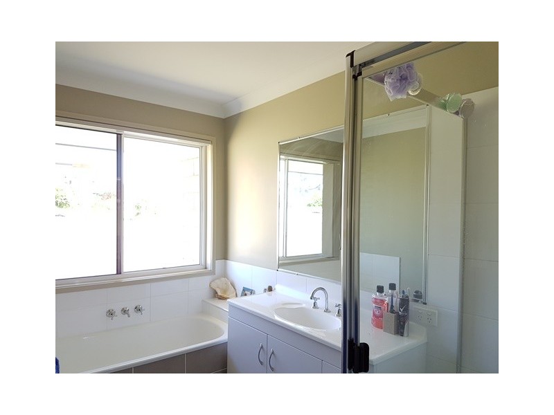 20 WHITE GUMS ROAD, Hatton Vale QLD 4341