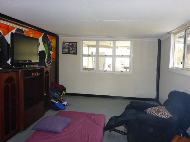 1 Lewis Court, Lockyer Waters QLD 4311