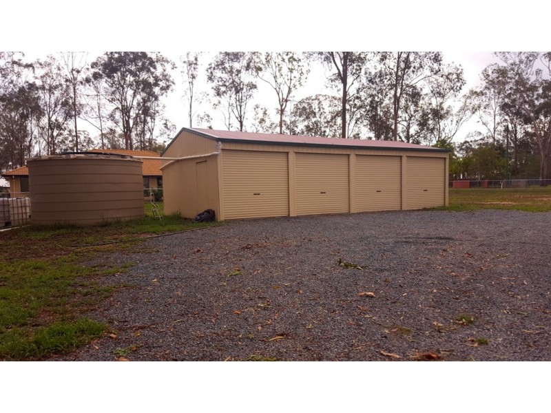 1 Lewis Court, Lockyer Waters QLD 4311