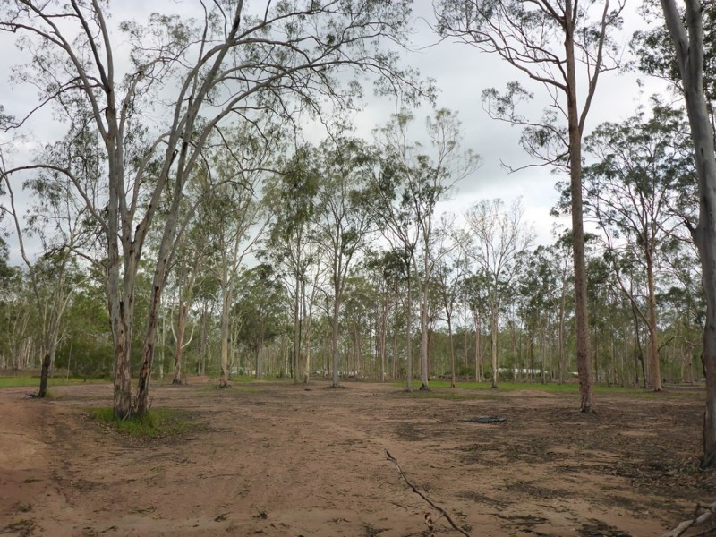 1 Lewis Court, Lockyer Waters QLD 4311