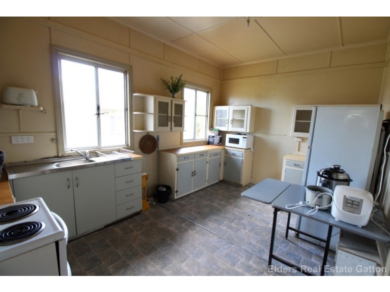 16 Ford Street, Gatton QLD 4343