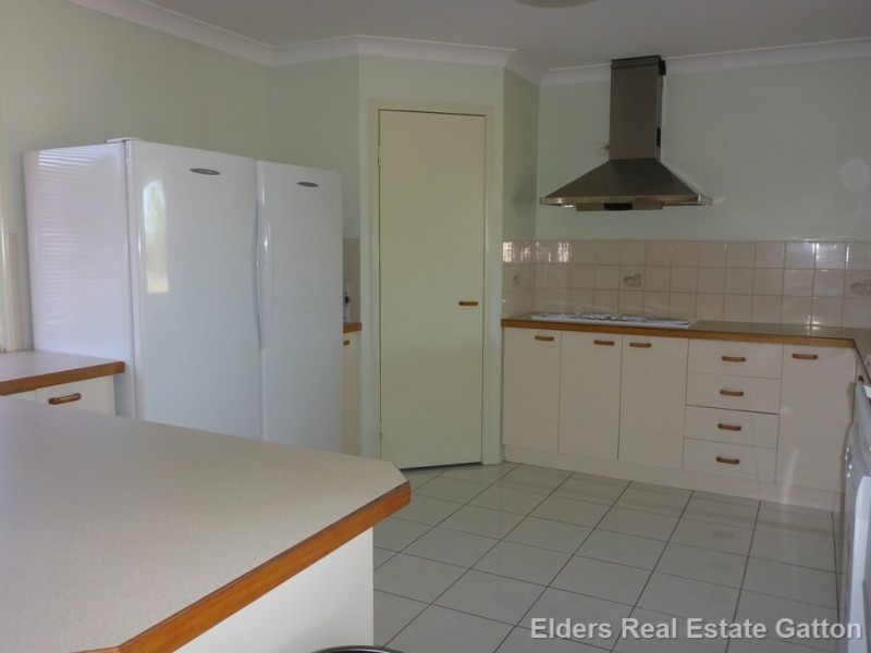 16 ANNA COURT, Placid Hills QLD 4343