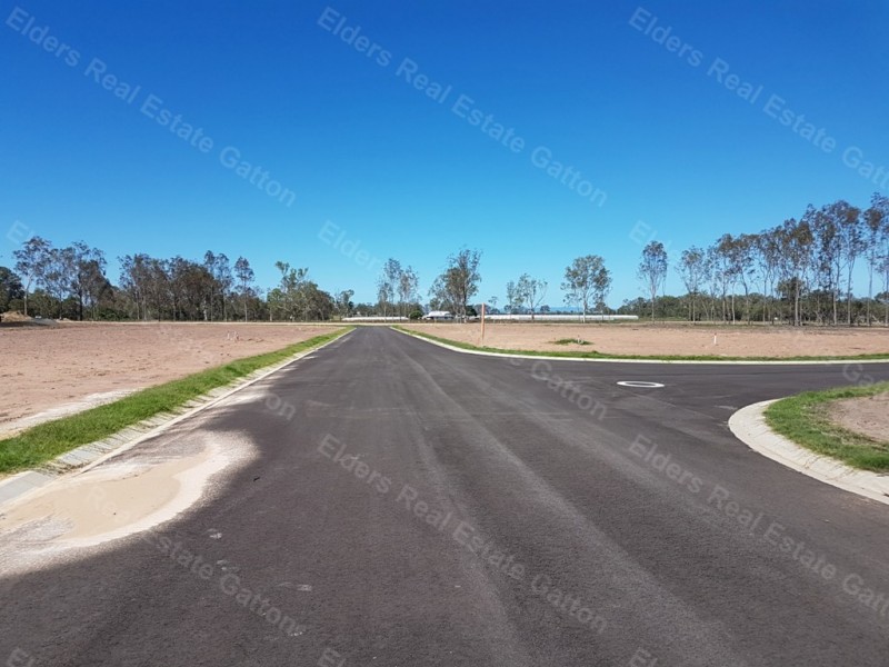 35 Maragon Court, Lake Clarendon QLD 4343
