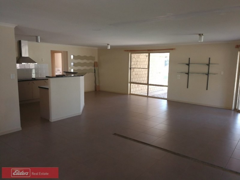 2 Silverbank Court, Lockrose QLD 4342