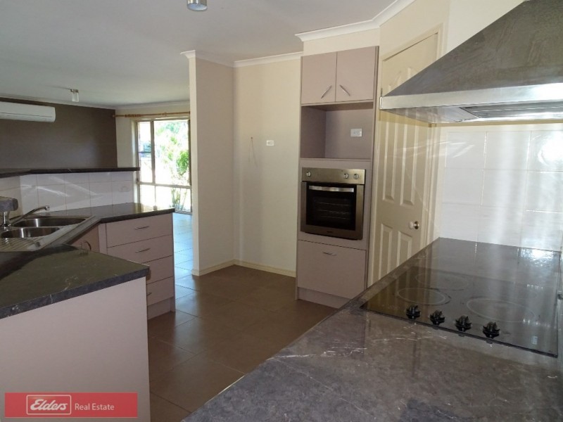 2 Silverbank Court, Lockrose QLD 4342