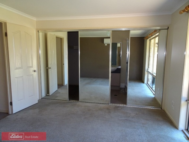 2 Silverbank Court, Lockrose QLD 4342