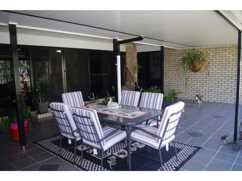 8 Yappa Court, Lake Clarendon QLD 4343