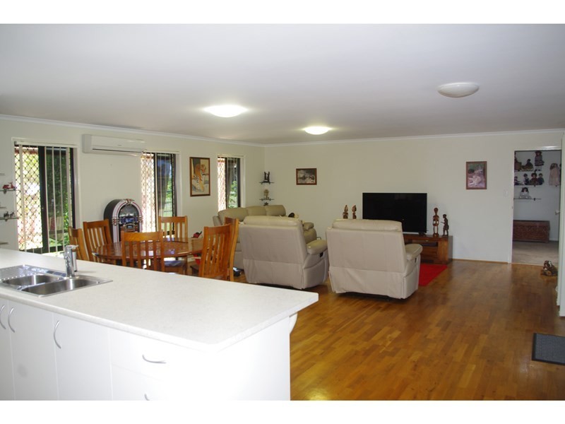 8 Yappa Court, Lake Clarendon QLD 4343