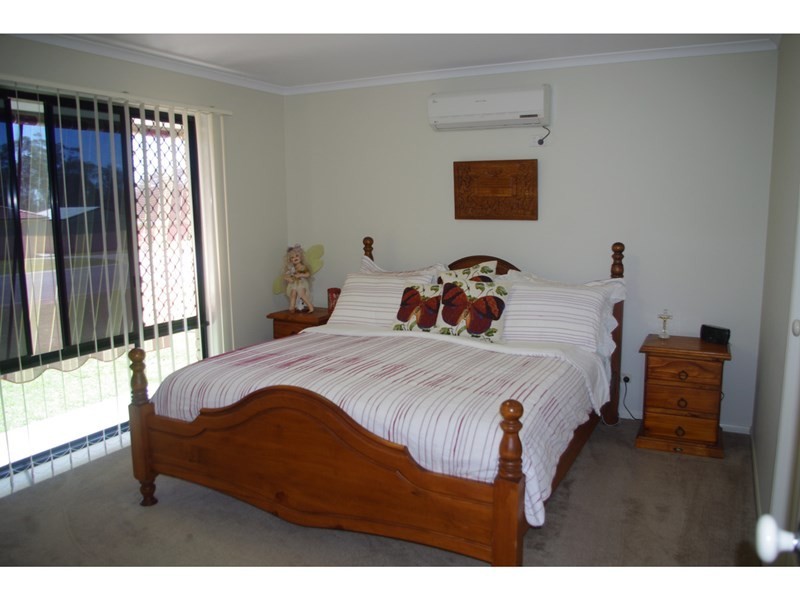 8 Yappa Court, Lake Clarendon QLD 4343