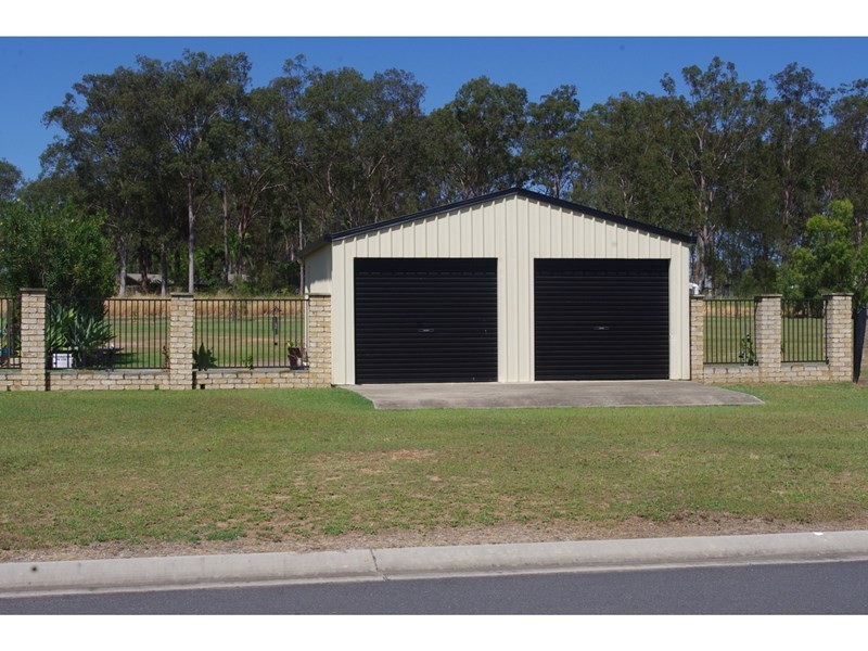 8 Yappa Court, Lake Clarendon QLD 4343