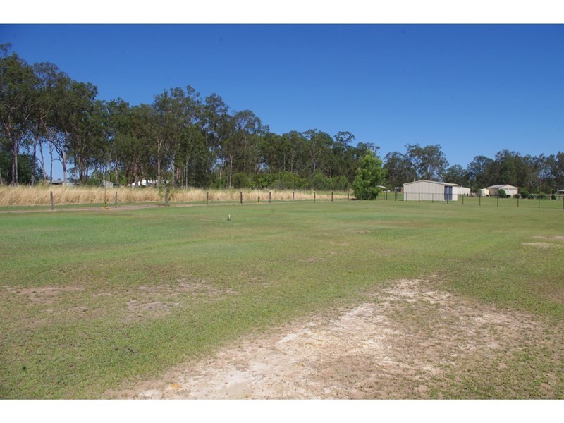 8 Yappa Court, Lake Clarendon QLD 4343