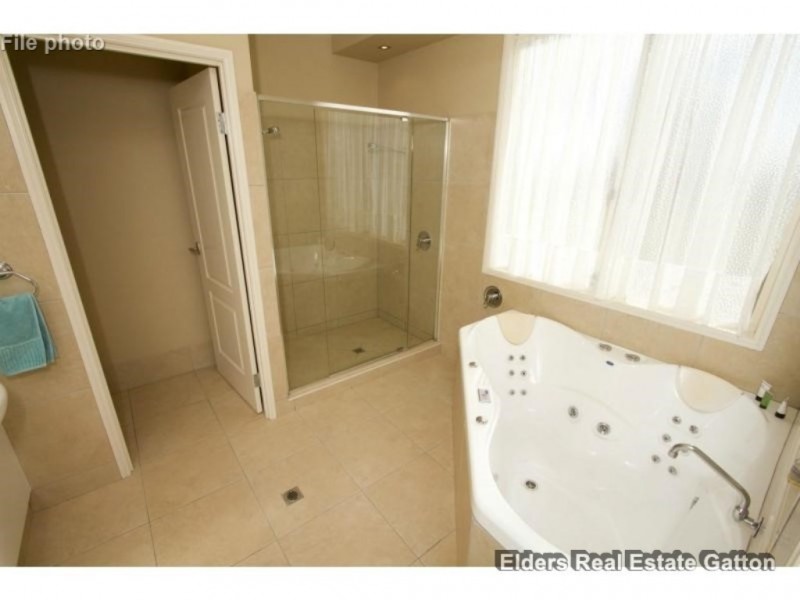 3 Benjamin Court, Regency Downs QLD 4341