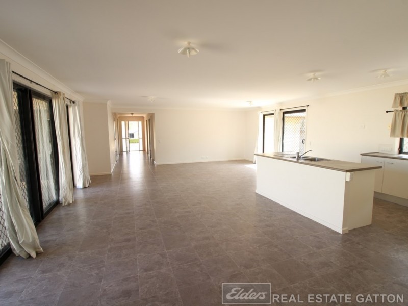 10 RAYMONT CRESCENT, Gatton QLD 4343