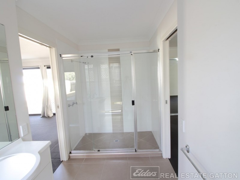 10 RAYMONT CRESCENT, Gatton QLD 4343