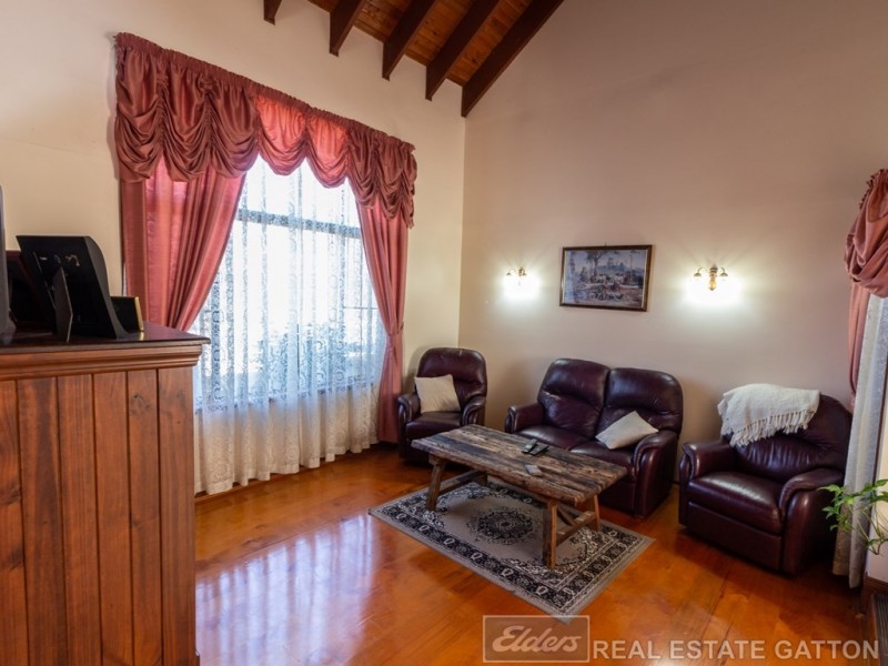 13 Lake Apex Drive, Gatton QLD 4343