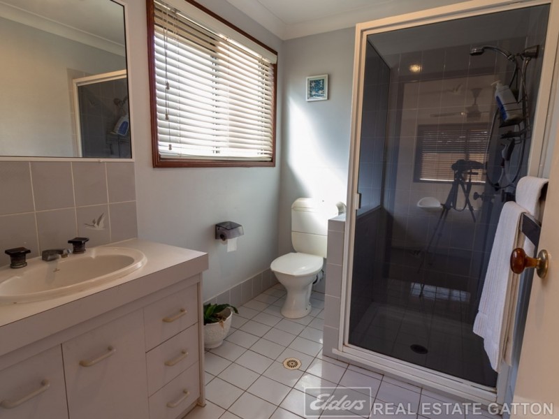 13 Lake Apex Drive, Gatton QLD 4343