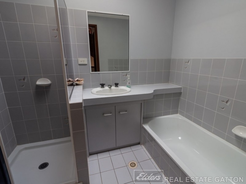 13 Lake Apex Drive, Gatton QLD 4343