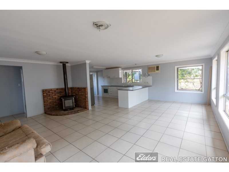 136 Millers Road, Spring Creek QLD 4343