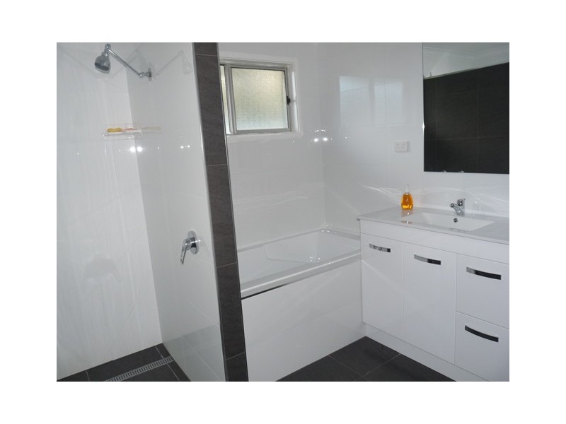 136 Millers Road, Spring Creek QLD 4343